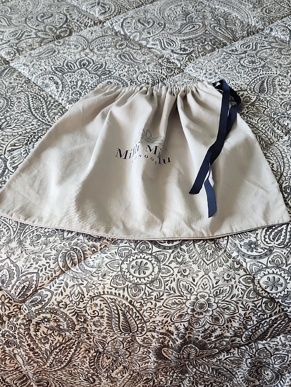 Milli Millu London Cream Dust Bag with Navy Logo